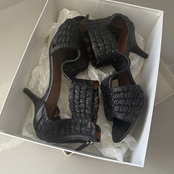 Givenchy Size 39 G Woven Nappa Black Leather Sandals Heels  Zip Open Toe + Box - Picture 15 of 15